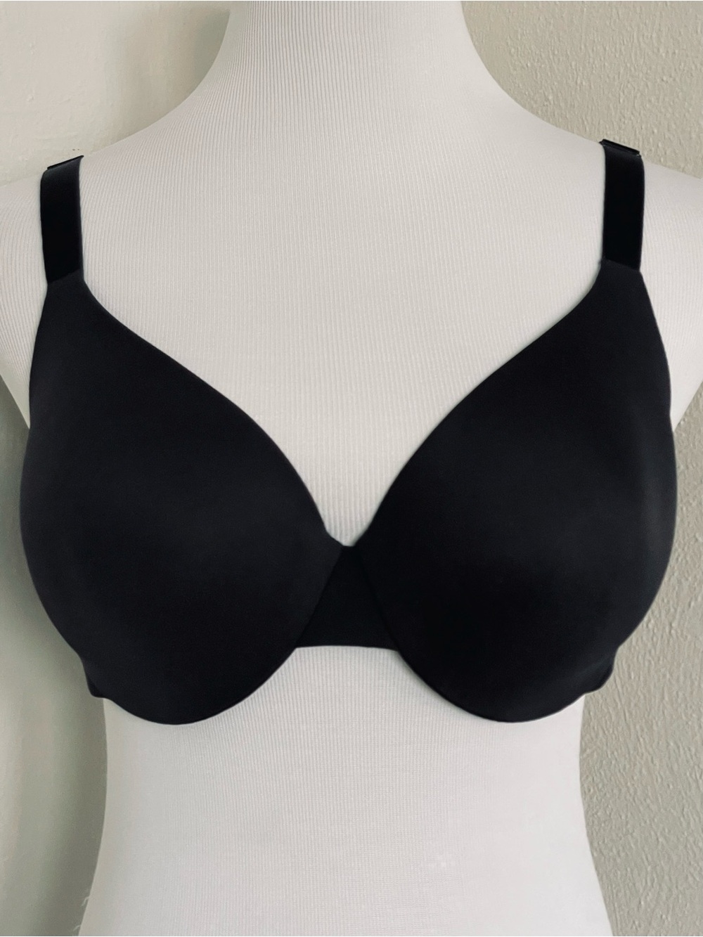 SKIMS Full Coverage Smoothing T-Shirt Underwire Bra Black 38B